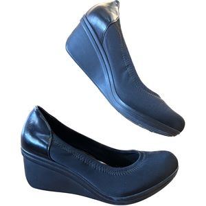 Kenneth Cole Reaction Wedge Ballet Flat